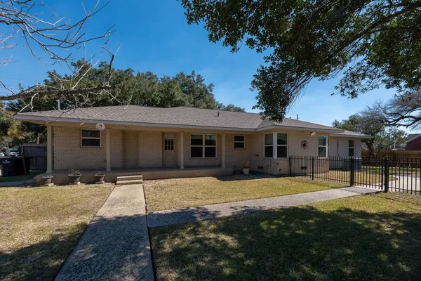 $600,000 | 1921 East Avenue, Katy, TX 77493