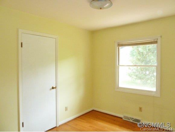 20 Meadowview Road Asheville, NC 28804 - Photo 10 of 23 Gallery Image 10