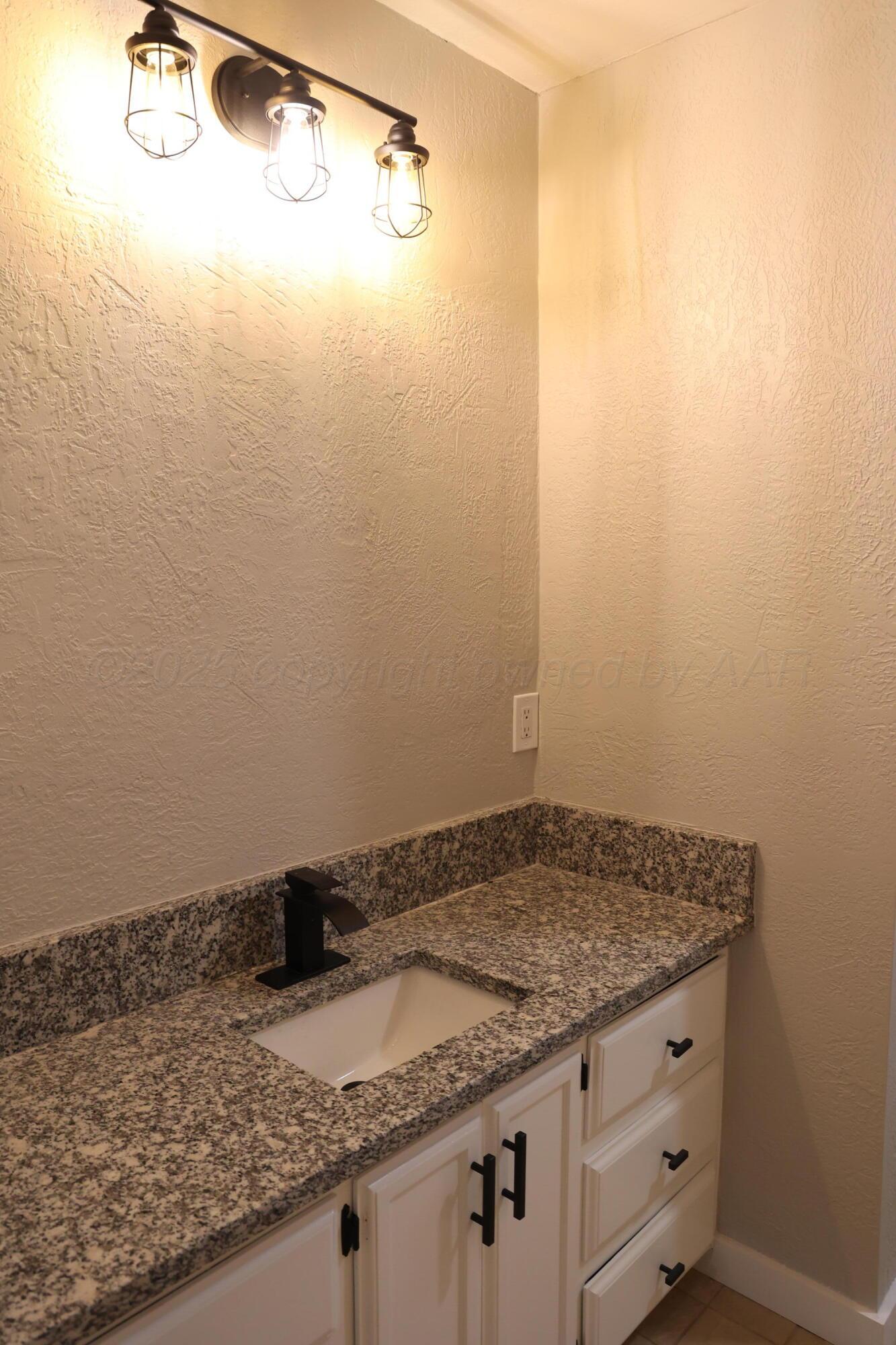 15116 Xit Trail Amarillo, TX 79118 - Photo 23 of 34 Guest Bath 2