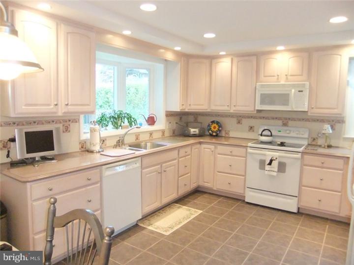 366 Southcroft Road Springfield, PA 19064 - Photo 6 of 21