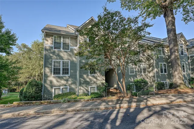 $300,000 | 19901 Henderson Road, Unit C, Cornelius, NC 28031