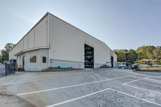 $300,000 | 19901 Henderson Road, Unit C, Cornelius, NC 28031