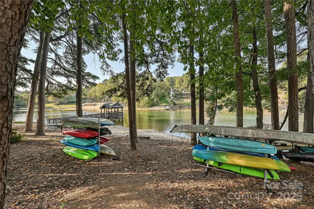 $300,000 | 19901 Henderson Road, Unit C, Cornelius, NC 28031