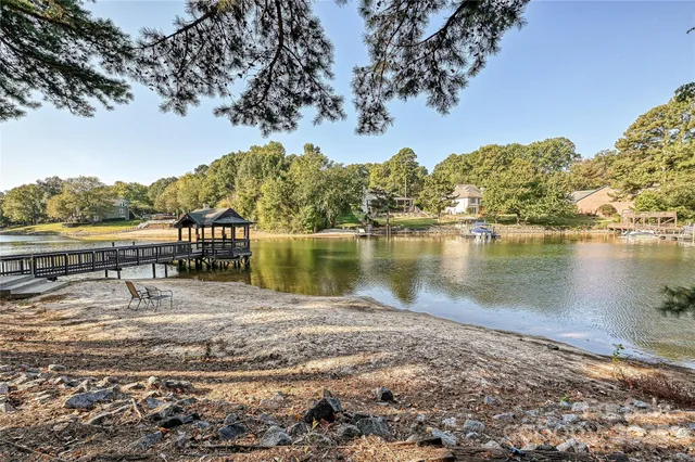 $300,000 | 19901 Henderson Road, Unit C, Cornelius, NC 28031