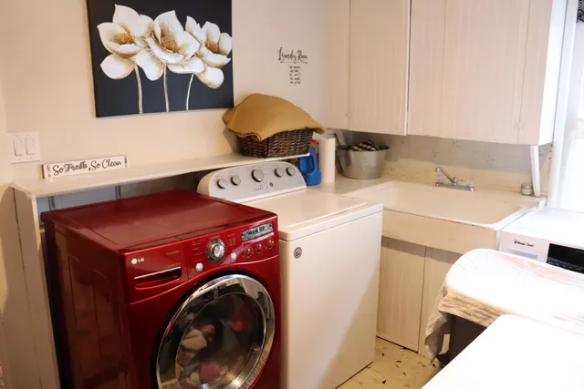 $239,900 | 104 Pearl Street, Bangor, ME 04401