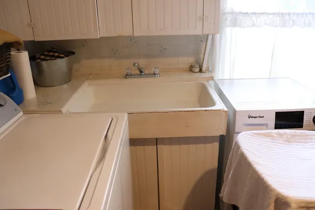 $239,900 | 104 Pearl Street, Bangor, ME 04401