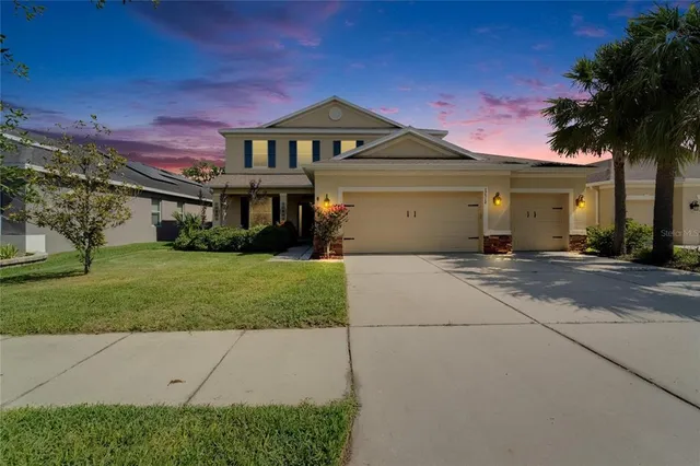 $585,000 | 17510 Bright Wheat Drive, Lithia, FL 33547