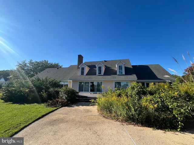 $2,300,000 | 26657 North Point Road, Easton, MD 21601
