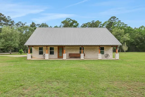 $395,000 | 413 Barnett Lane, Livingston, TX 77351