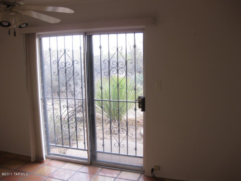 2550 North Grannen Road Tucson, AZ 85745 - Photo 8 of 12