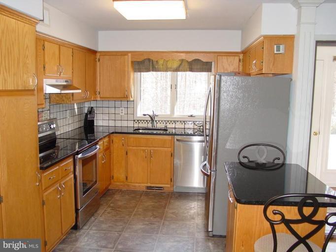 13244 Wilt Store Road Leesburg, VA 20176 - Photo 16 of 18 Kitchen