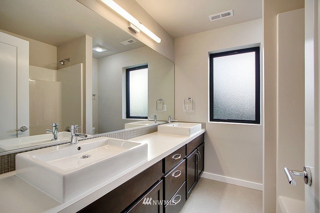 12868 Southeast 75th Road Newcastle, WA 98056 - Photo 11 of 16