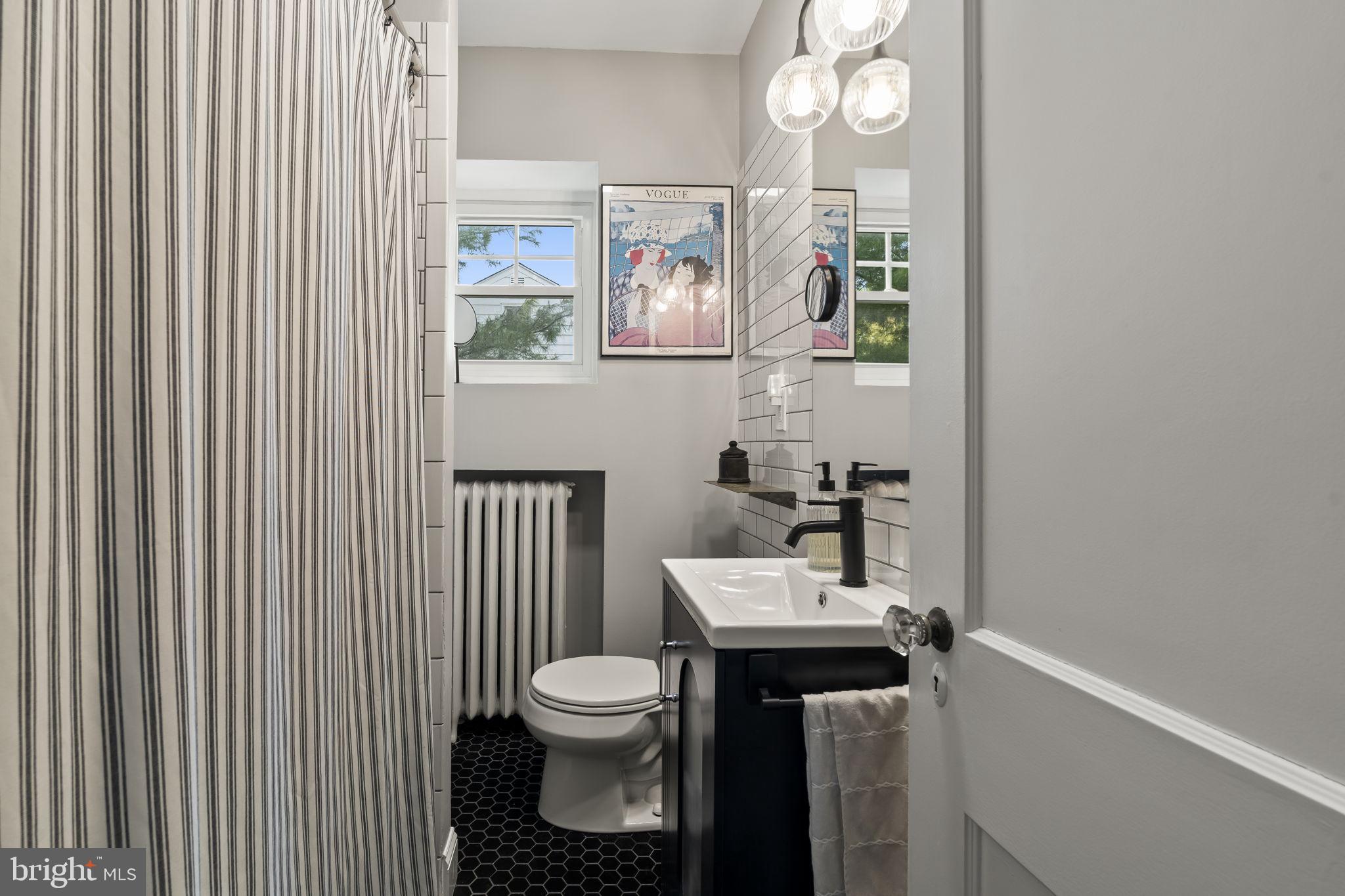 341 Meetinghouse Road Jenkintown, PA 19046 - Photo 29 of 53 2nd floor bathroom 2