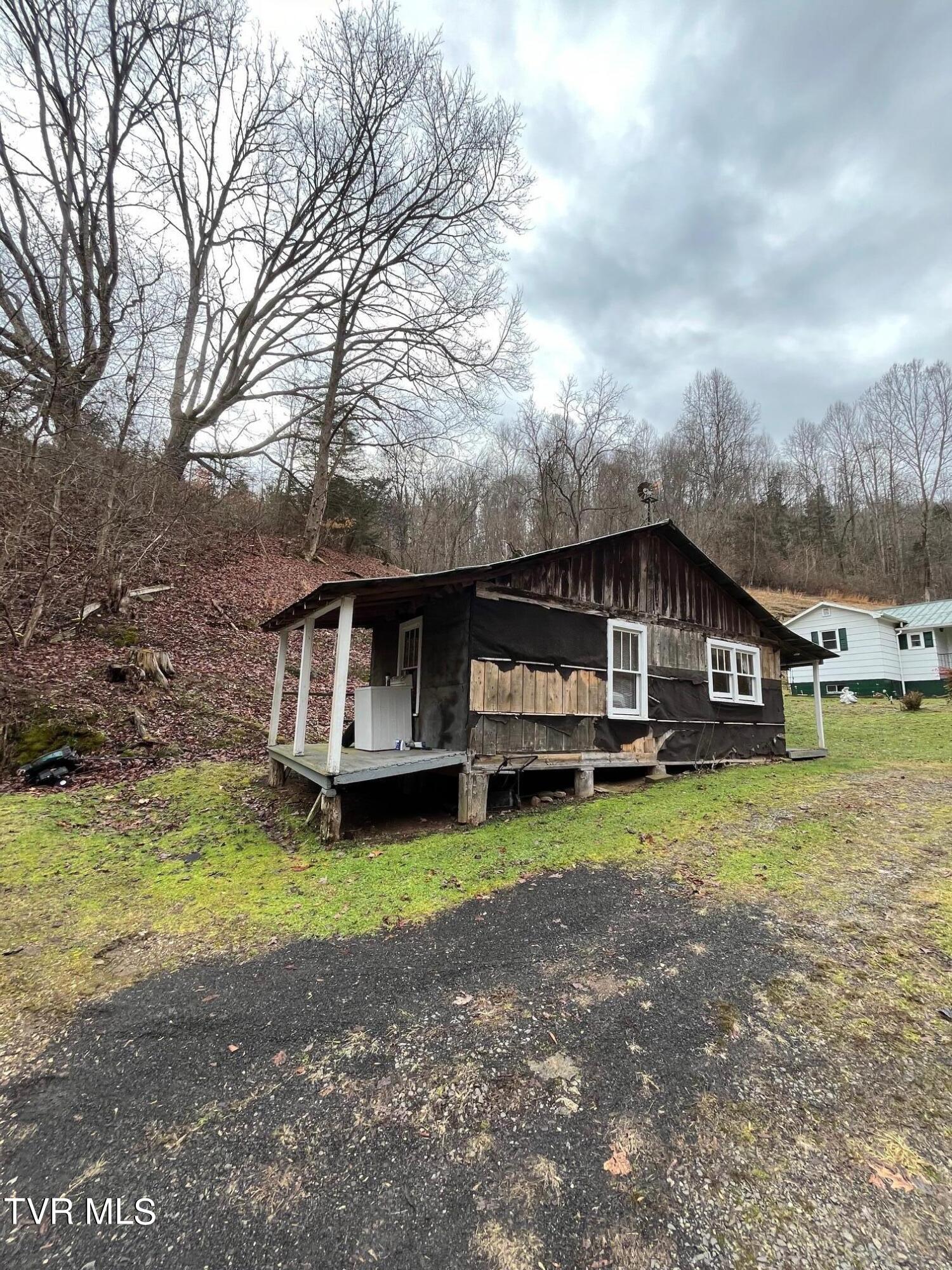 2273 Purchase Ridge Road Duffield, VA 24244 - Photo 31 of 37 IMG_0324