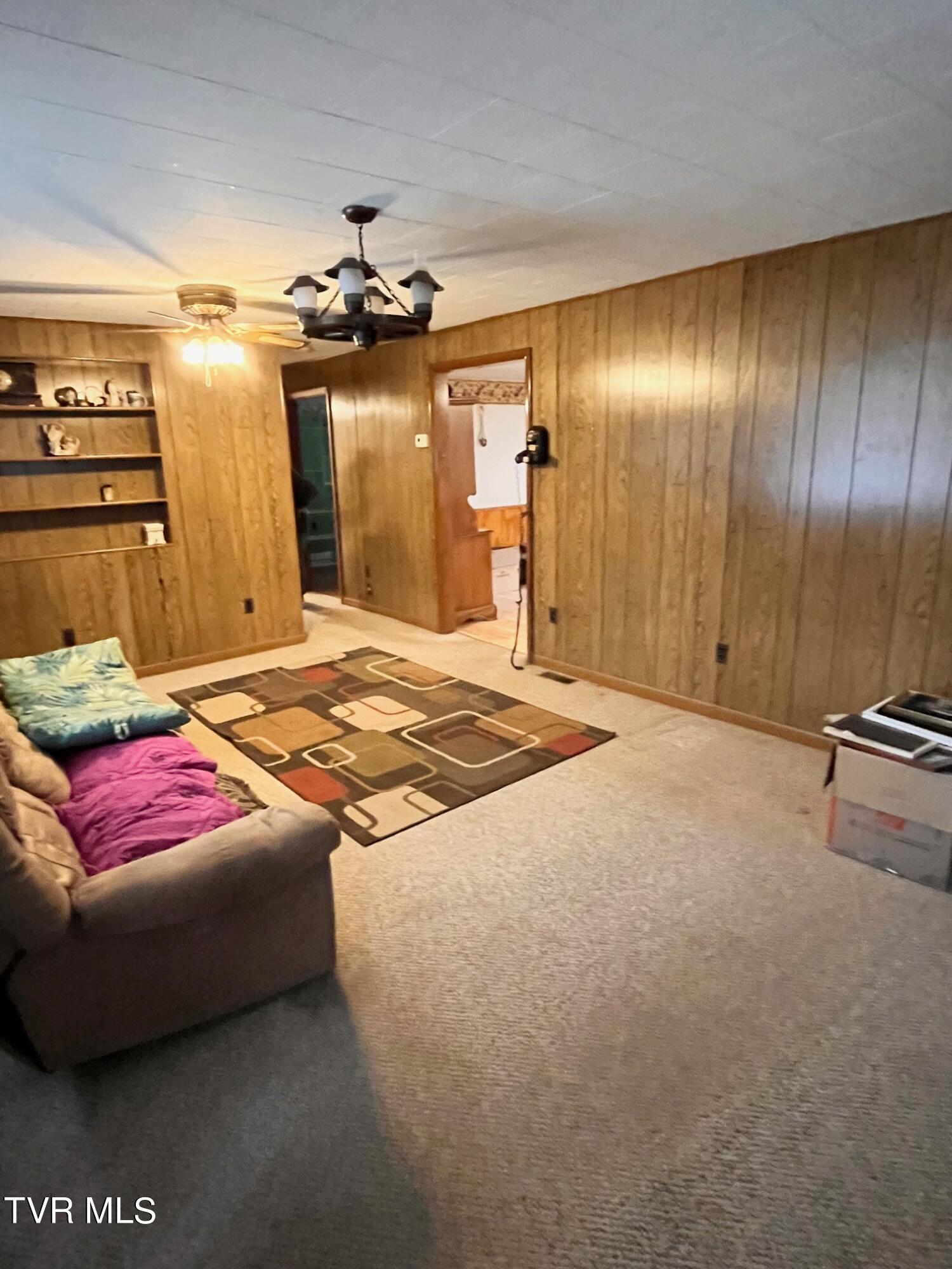 2273 Purchase Ridge Road Duffield, VA 24244 - Photo 5 of 37 IMG_0348