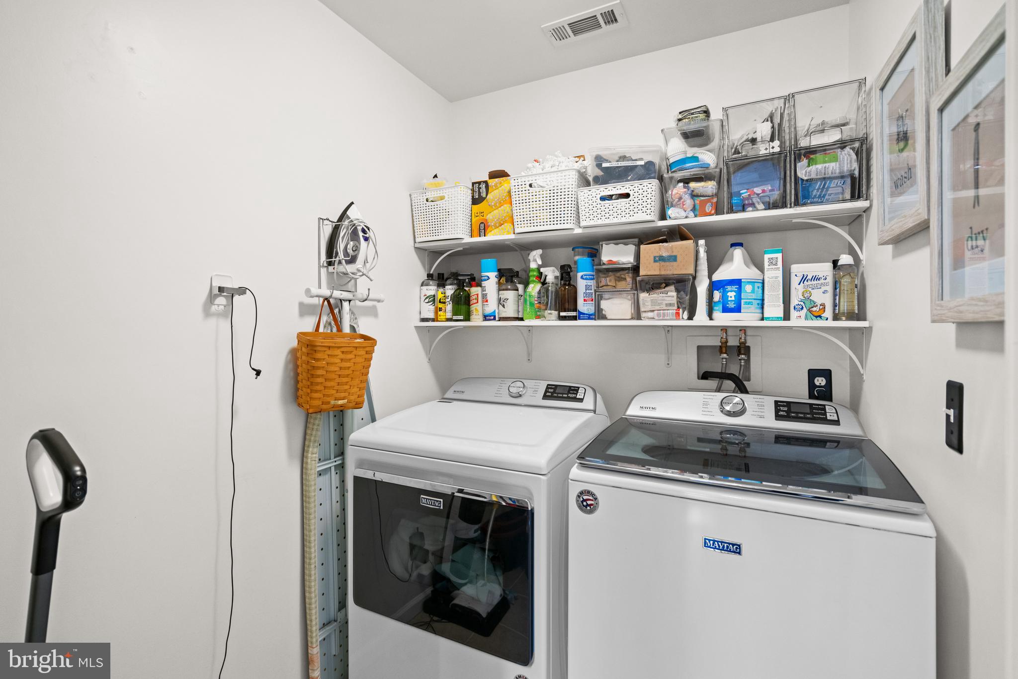 10448 Wheatley School Road Marshall, VA 20115 - Photo 27 of 40 a utility room with dryer and washer
