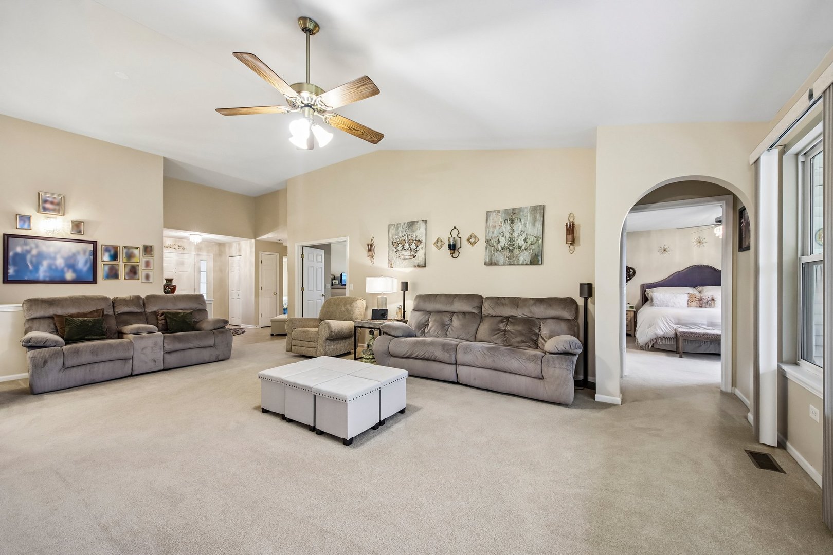 3415 Mustang Road Joliet, IL 60435 - Photo 10 of 45