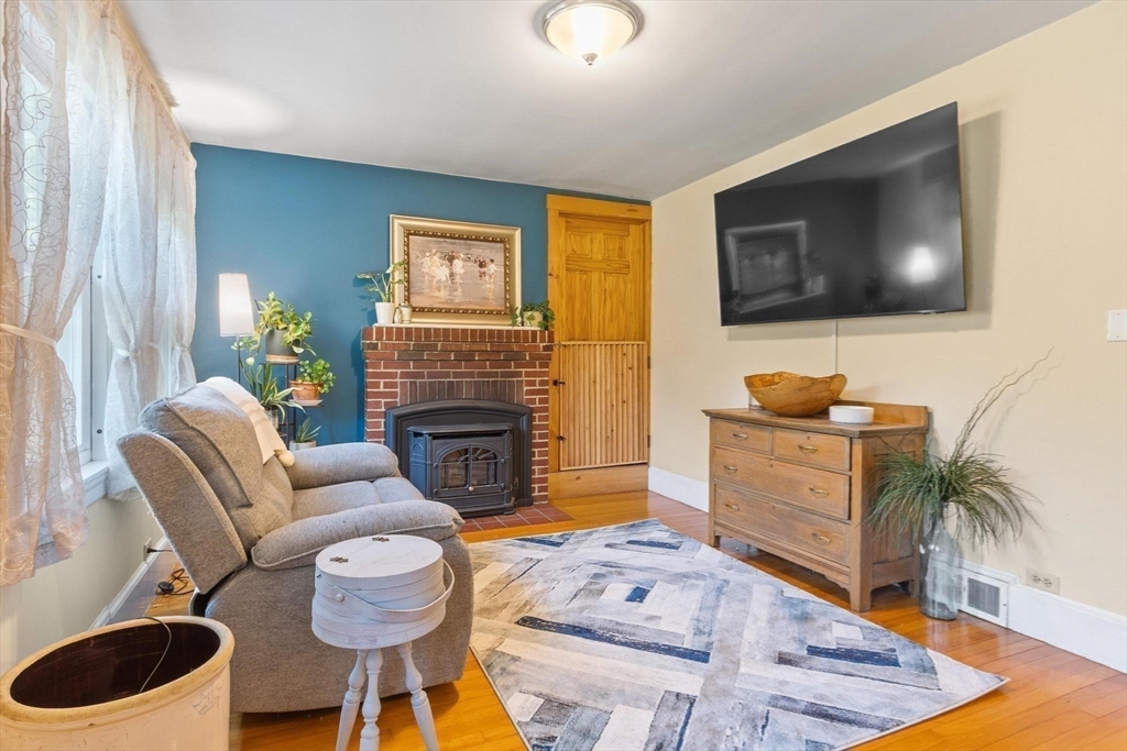 361 Mulpus Road Lunenburg, MA 01462 - Photo 19 of 42