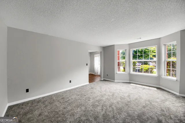 a view of empty room with window