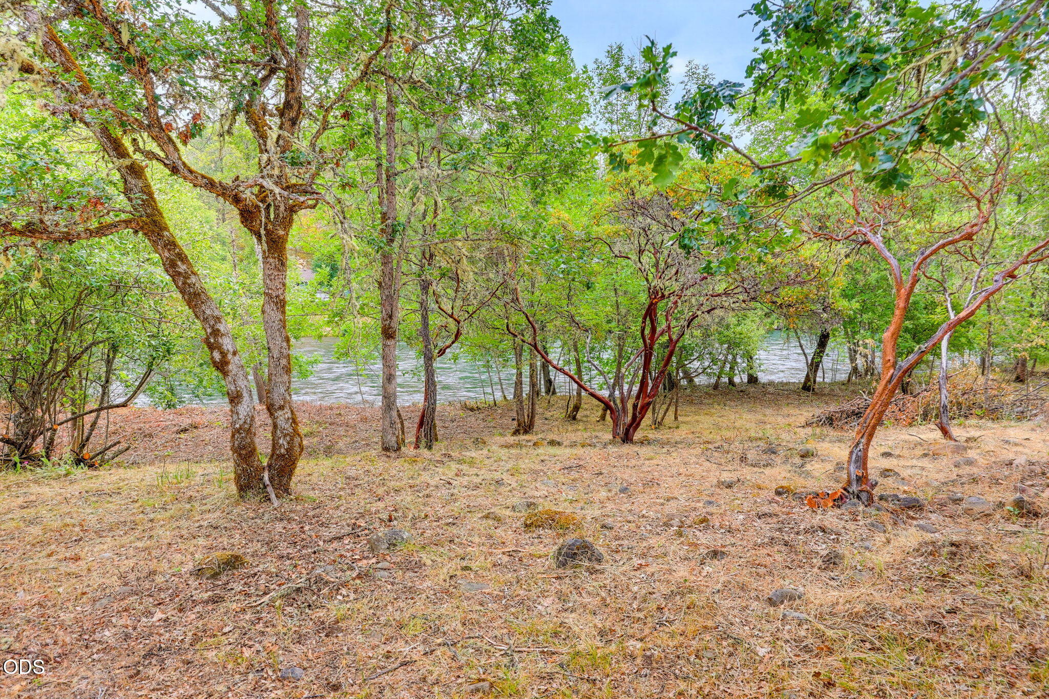 2697 Old Ferry Road Shady Cove, OR 97539 - Photo 9 of 20