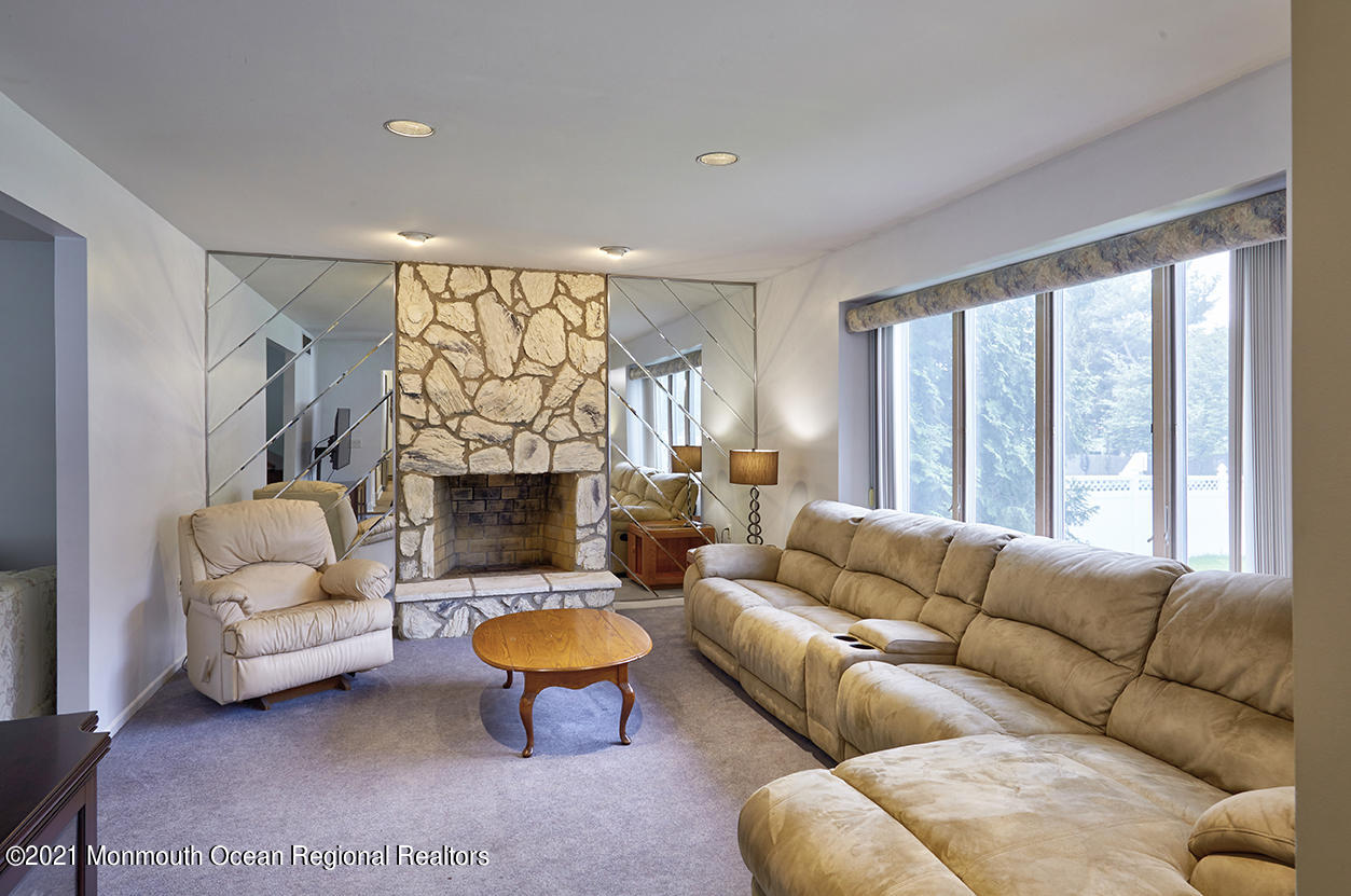3 Chatham Ridge Drive Freehold, NJ 07728 - Photo 13 of 40 Great Room