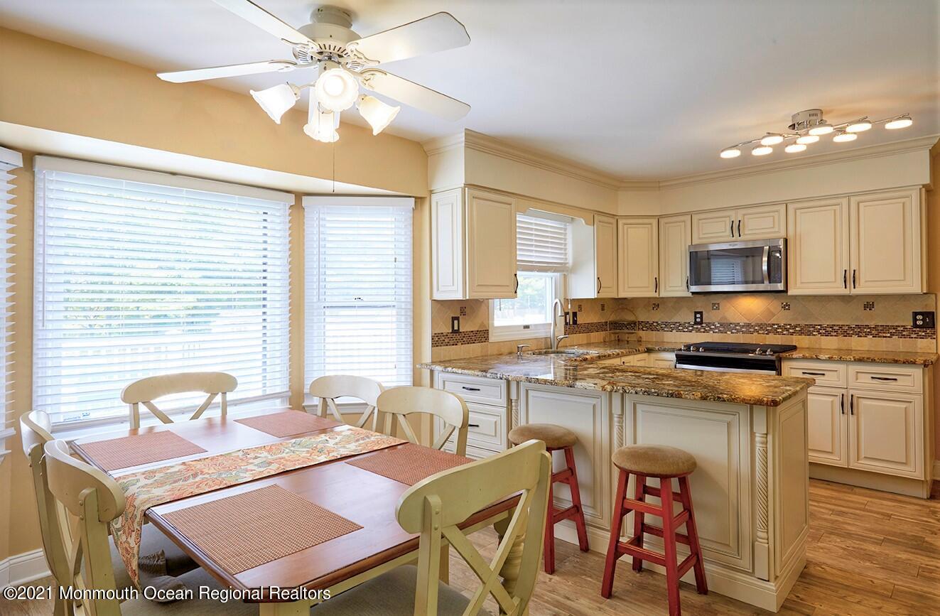 3 Chatham Ridge Drive Freehold, NJ 07728 - Photo 3 of 40 Kitchen