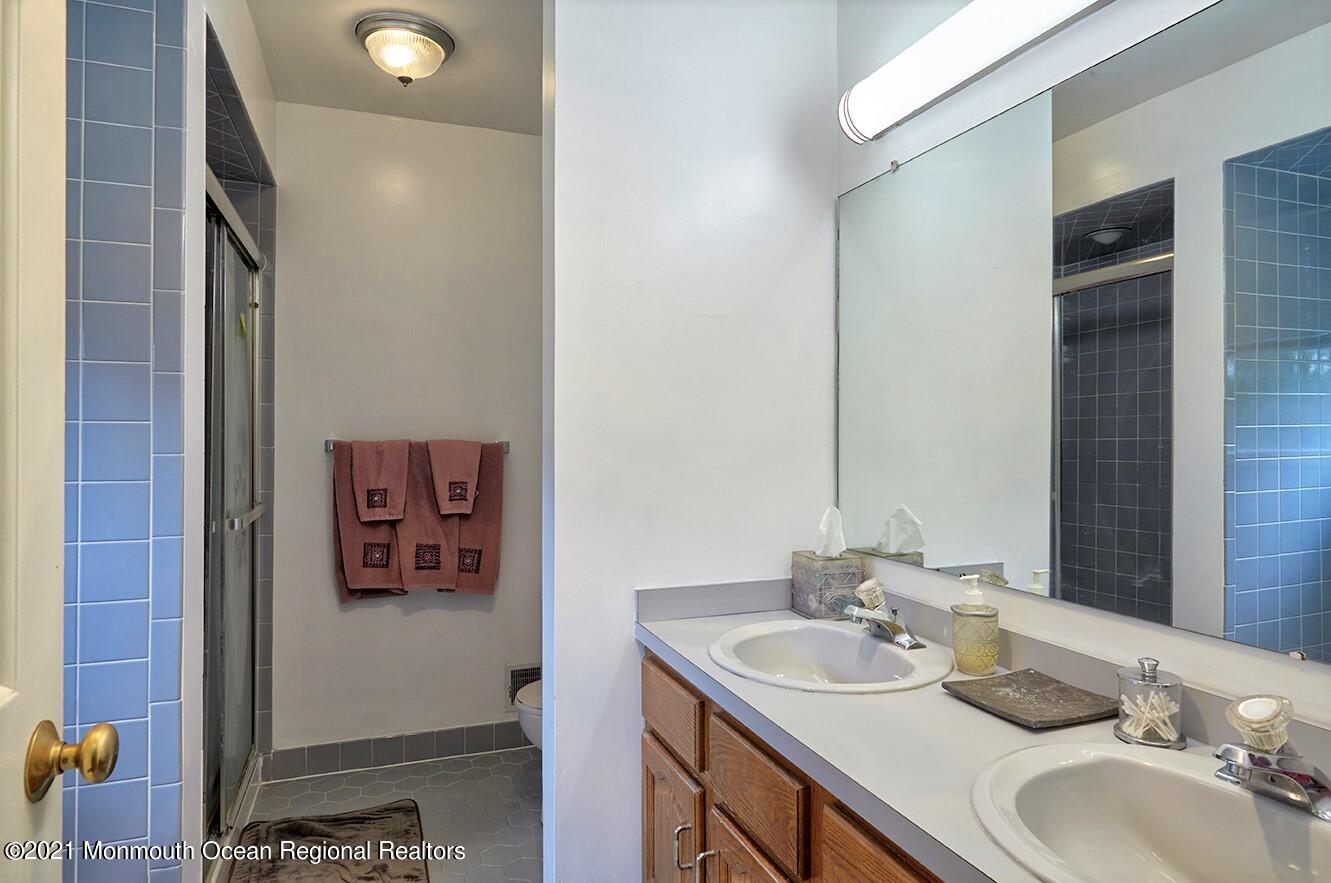 3 Chatham Ridge Drive Freehold, NJ 07728 - Photo 22 of 40 Master Bathroom