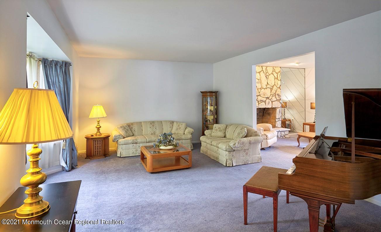 3 Chatham Ridge Drive Freehold, NJ 07728 - Photo 9 of 40 Living Room