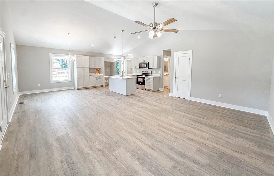 505 South Oak Street Seneca, SC 29678 - Photo 7 of 40