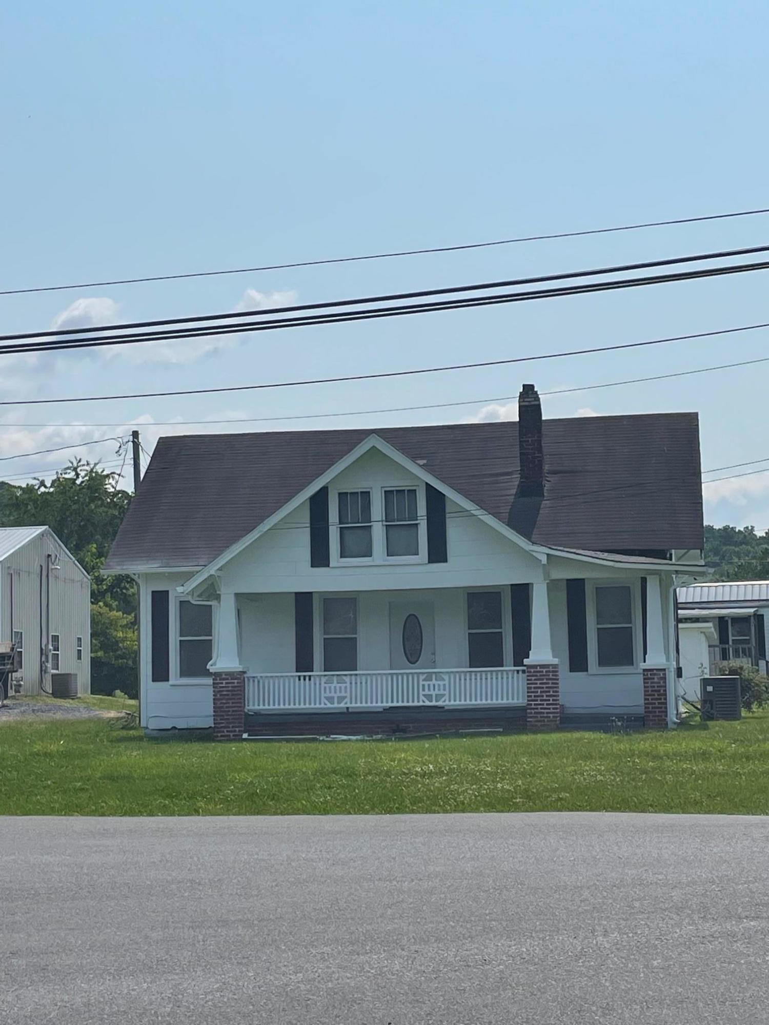 102 Old Stateline Road Elizabethton, TN 37643 - Photo 1 of 14 IMG_3875