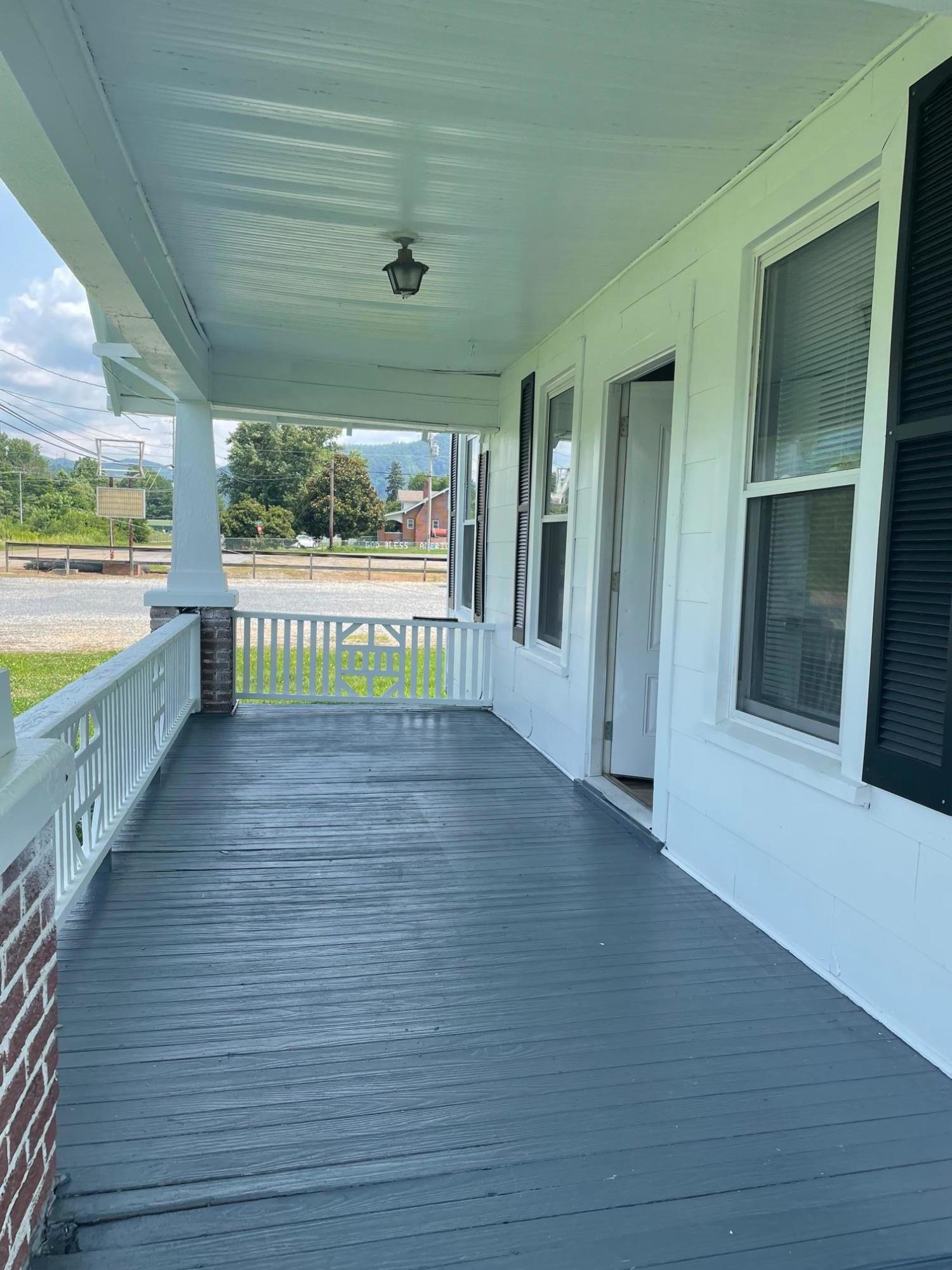 102 Old Stateline Road Elizabethton, TN 37643 - Photo 13 of 14 IMG_3889