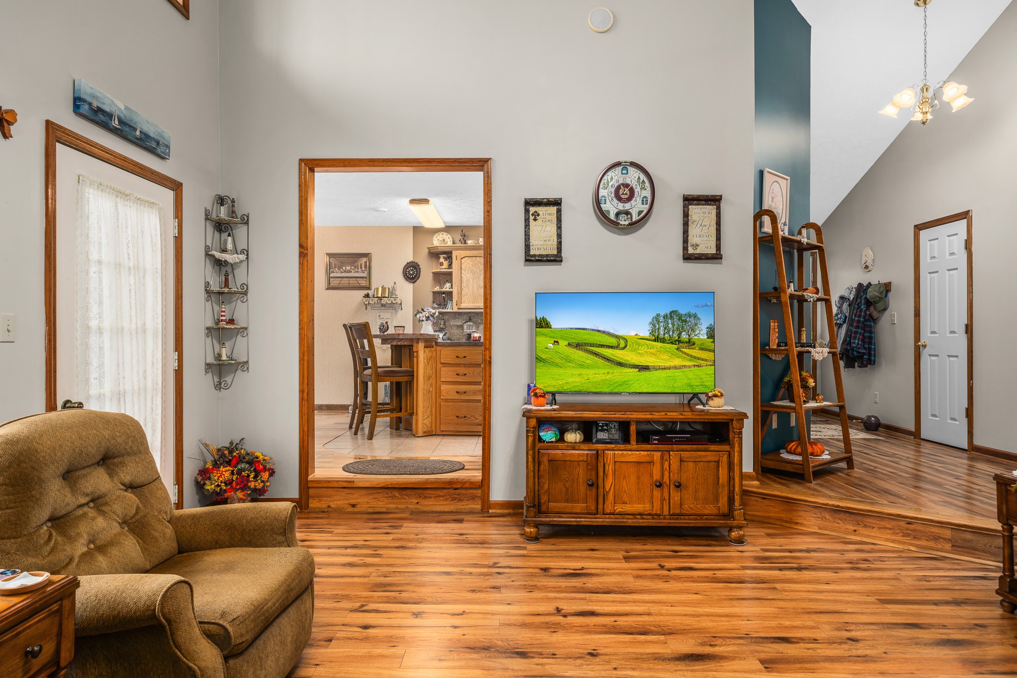 645 Rocky Top Road Sparta, TN 38583 - Photo 13 of 29 a living room with furniture and a flat screen tv