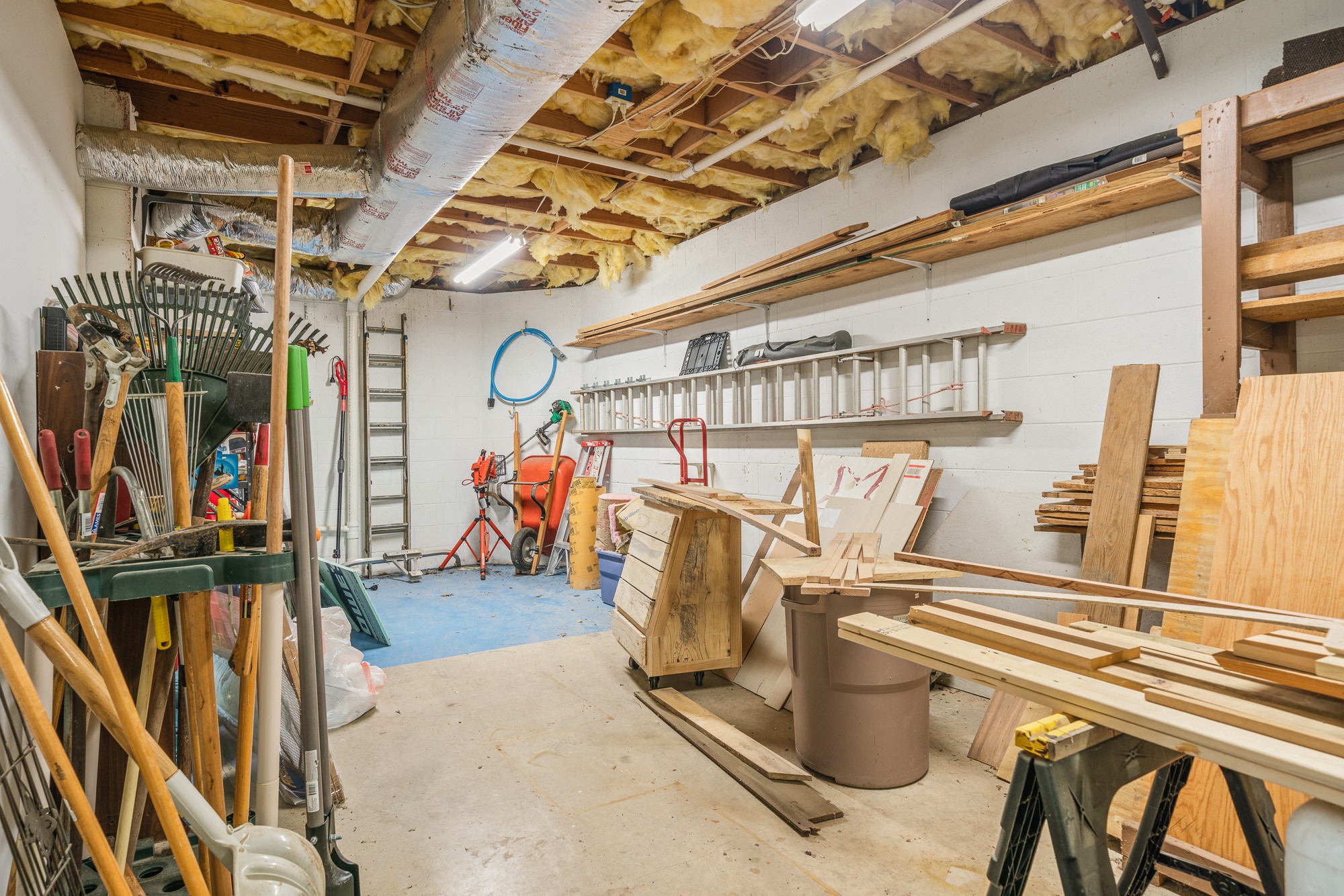 645 Rocky Top Road Sparta, TN 38583 - Photo 27 of 29 a view of a room with gym equipment