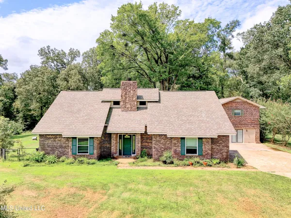 $349,950 | 135 Westwood Drive, Vicksburg, MS 39183