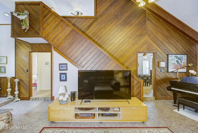 $349,950 | 135 Westwood Drive, Vicksburg, MS 39183