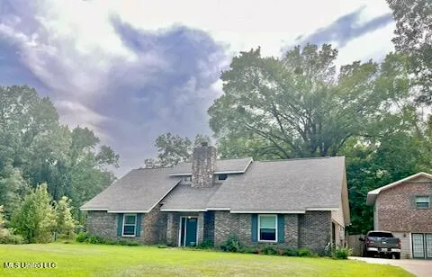 $349,950 | 135 Westwood Drive, Vicksburg, MS 39183