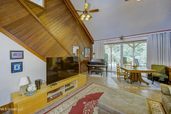 $349,950 | 135 Westwood Drive, Vicksburg, MS 39183