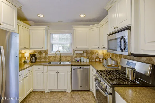 $349,950 | 135 Westwood Drive, Vicksburg, MS 39183