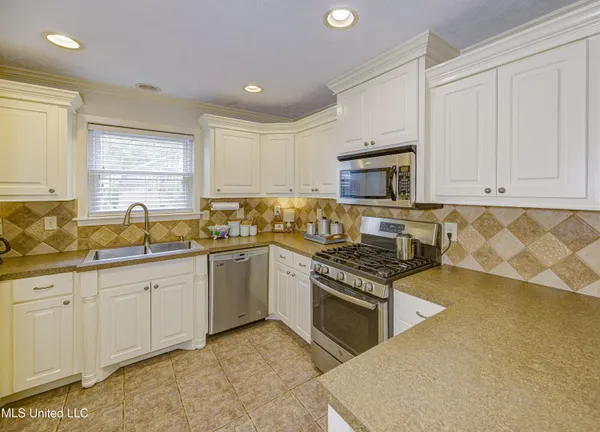 $349,950 | 135 Westwood Drive, Vicksburg, MS 39183