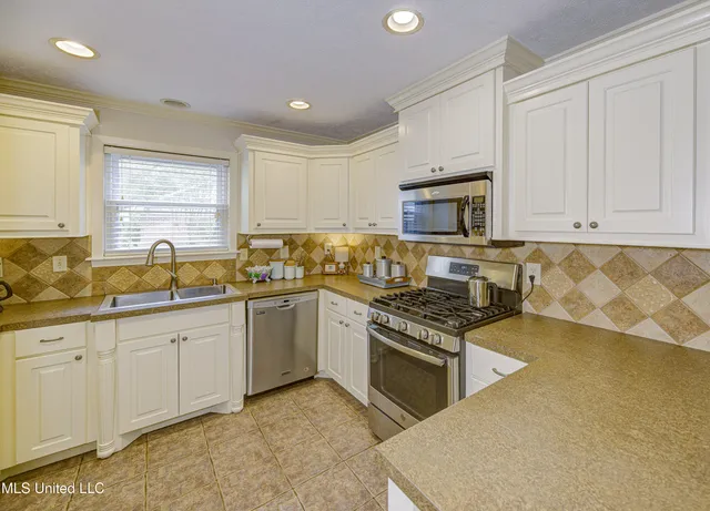 $349,950 | 135 Westwood Drive, Vicksburg, MS 39183