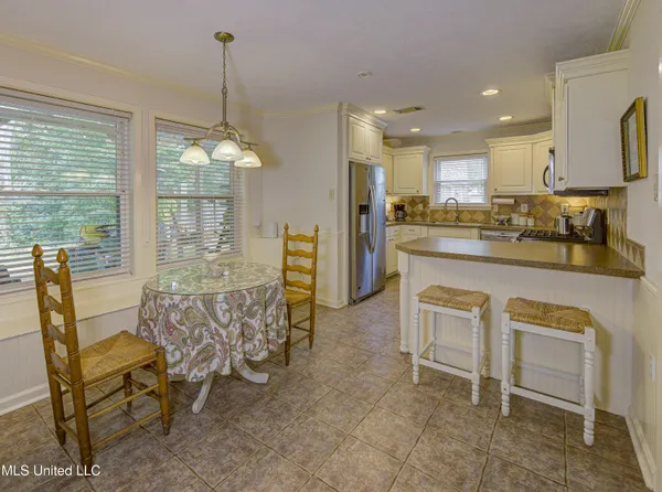 $349,950 | 135 Westwood Drive, Vicksburg, MS 39183