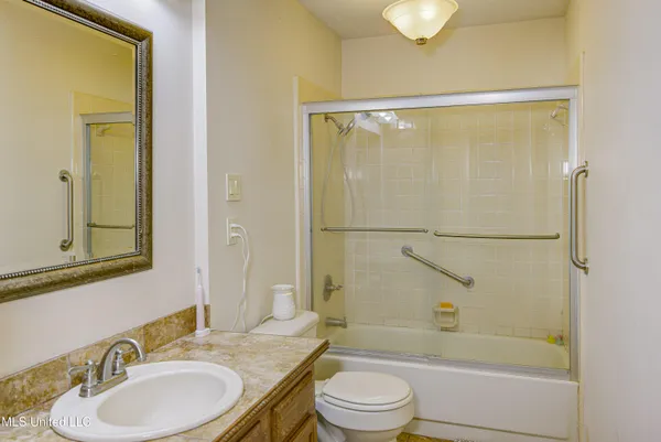 $349,950 | 135 Westwood Drive, Vicksburg, MS 39183