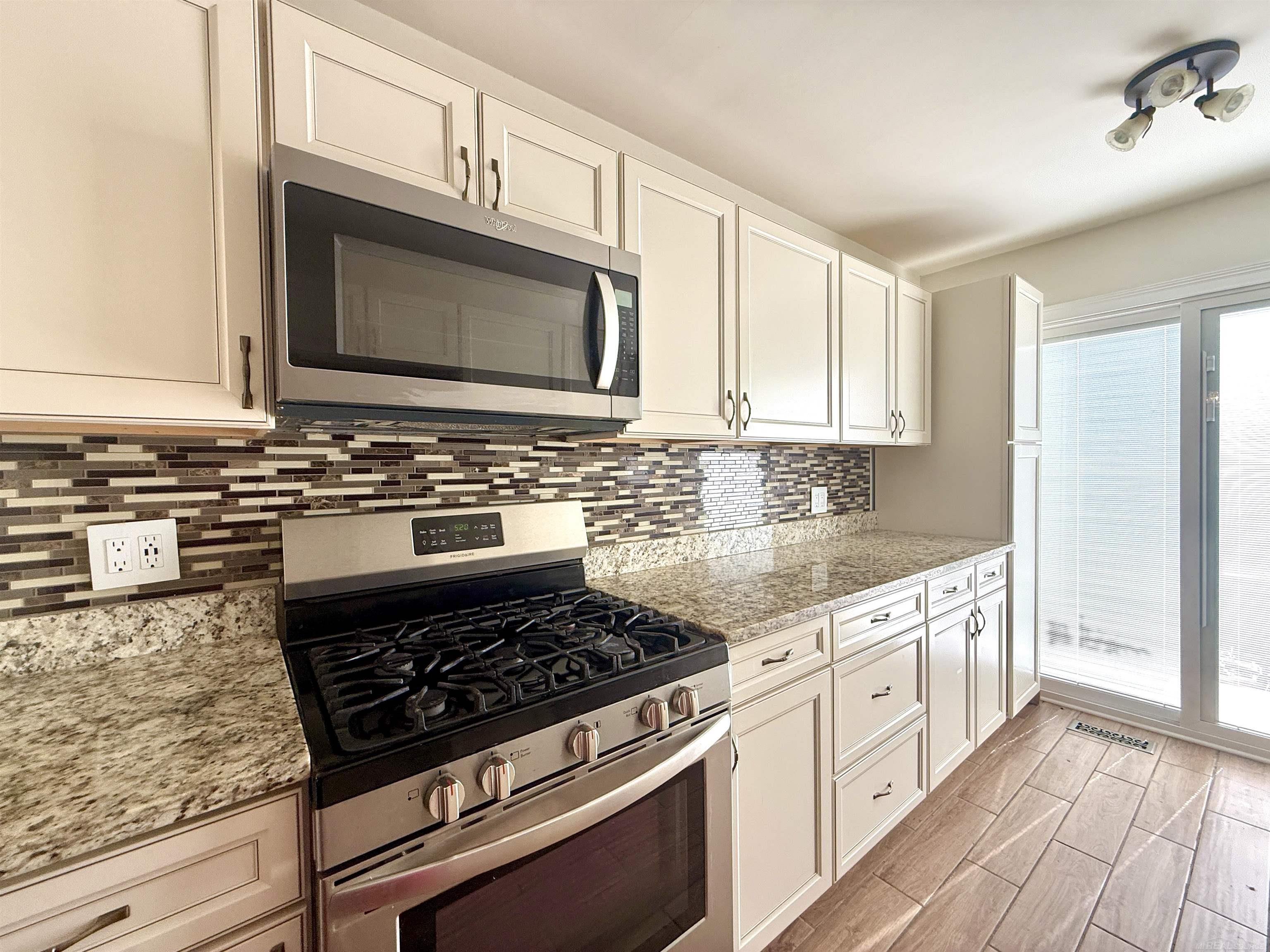 8401 18 18 Mile Road Sterling Heights, MI 48313 - Photo 8 of 41 50212935-aa76e033-3720-4290-b6b2-85265f25e064.JPG