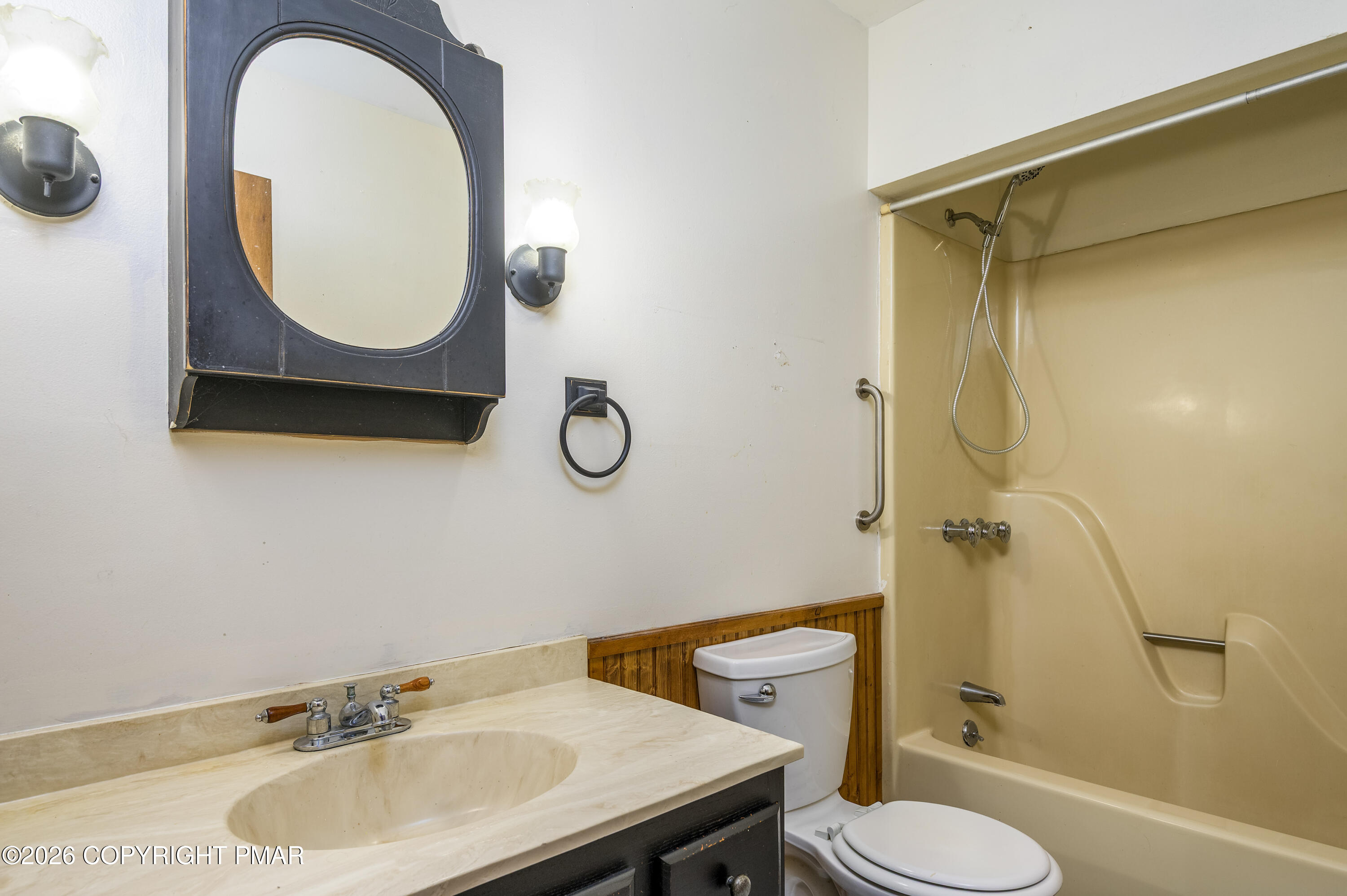 2289 Walnut Trail Bushkill, PA 18324 - Photo 12 of 32 Main bathroom