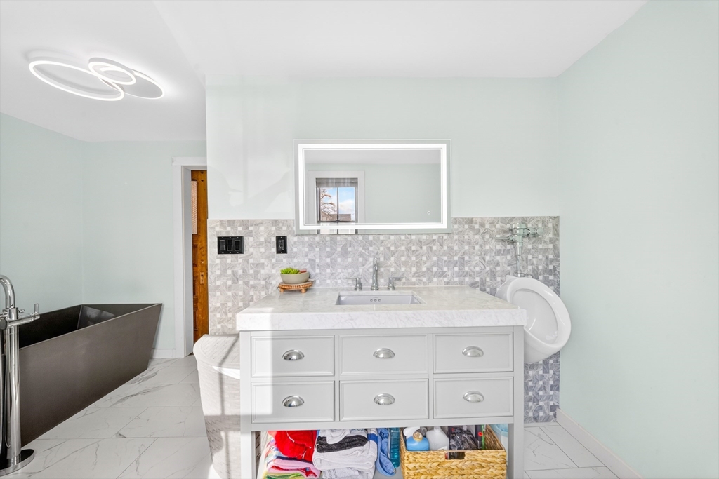 12 Fernwood Road Billerica, MA 01821 - Photo 20 of 40