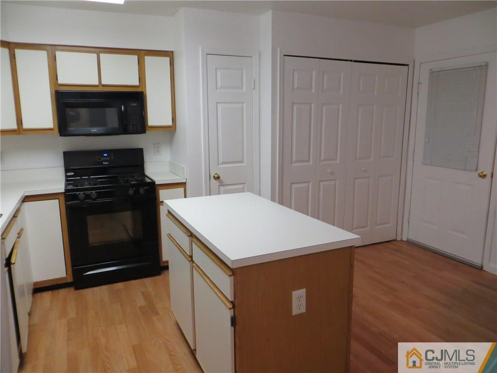 72 Winthrop Road Monroe Township, NJ 08831 - Photo 11 of 17 Gallery Image 11