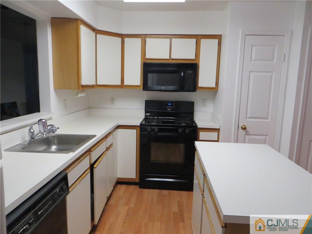 72 Winthrop Road Monroe Township, NJ 08831 - Photo 12 of 17 Gallery Image 12