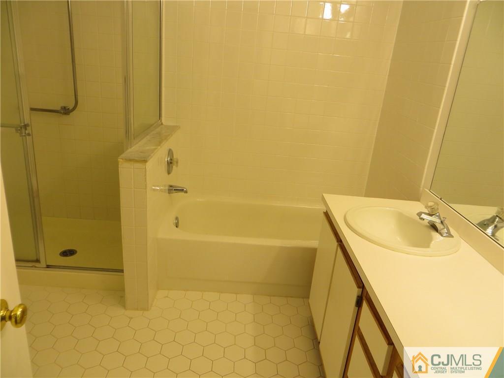 72 Winthrop Road Monroe Township, NJ 08831 - Photo 14 of 17 Gallery Image 14