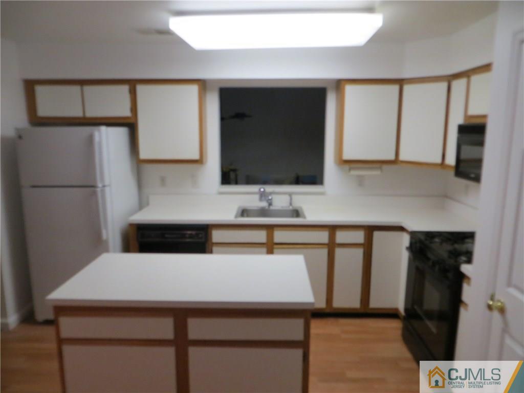 72 Winthrop Road Monroe Township, NJ 08831 - Photo 4 of 17 Gallery Image 4