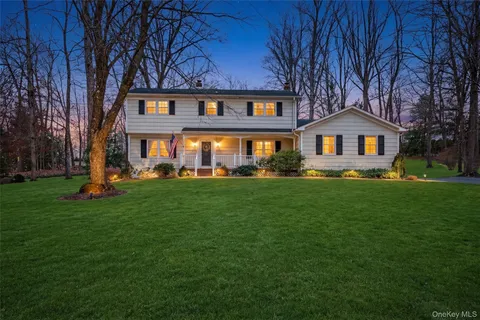 $899,900 | 541 Giordano Drive, Yorktown Heights, NY 10598